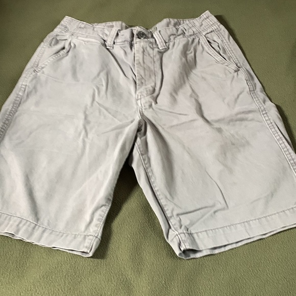 2 pairs of men’s shorts. LR Scoop green cargo, gray National Outfitters. Size 36 - Picture 9 of 15